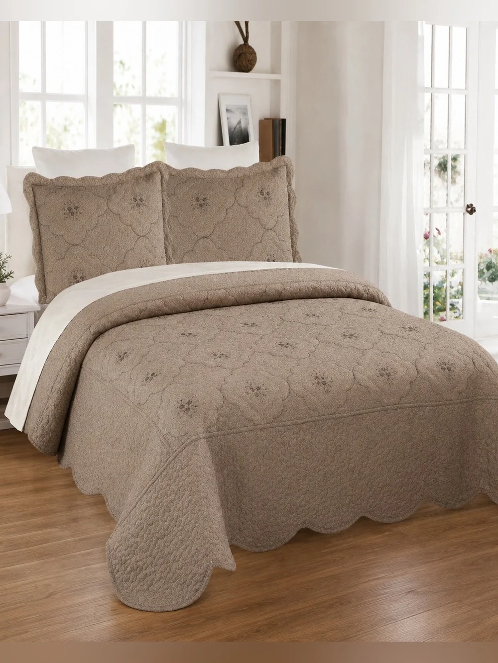 Tan Queen Quilted Bedspread Set in Taupe (3-Piece)